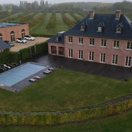 فندق مبيت وإفطار Domaine De La Noiseraie 4*