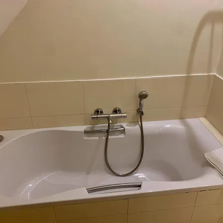 B&B Domaine De La Noiseraie 4*