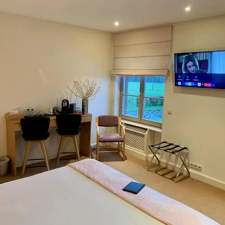 Domaine De La Noiseraie 4*