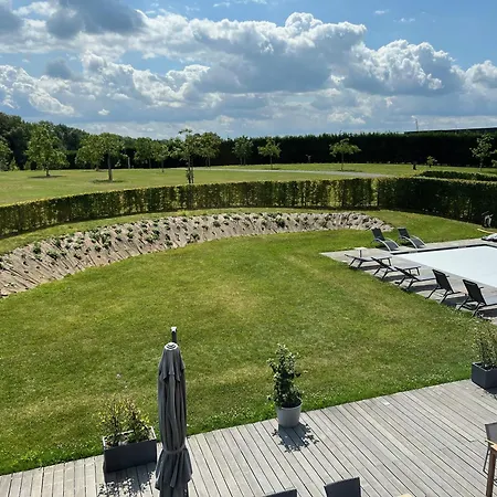 B&B Domaine De La Noiseraie 4*