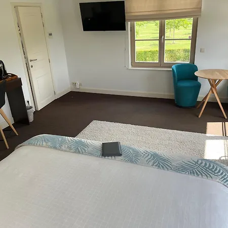 فندق مبيت وإفطار Domaine De La Noiseraie Rhisnes