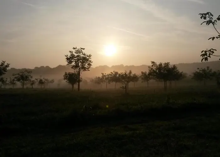 Bed & Breakfast Domaine De La Noiseraie Rhisnes