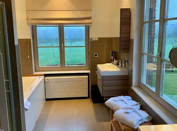 Domaine De La Noiseraie 4* Rhisnes