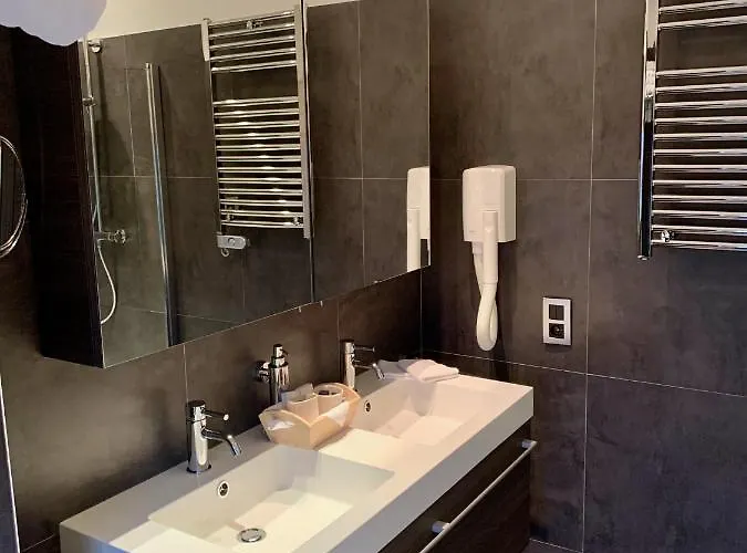 Bed & Breakfast Domaine De La Noiseraie 4*