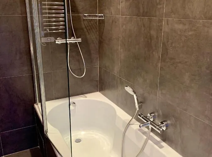 Domaine De La Noiseraie Bed & Breakfast 4*