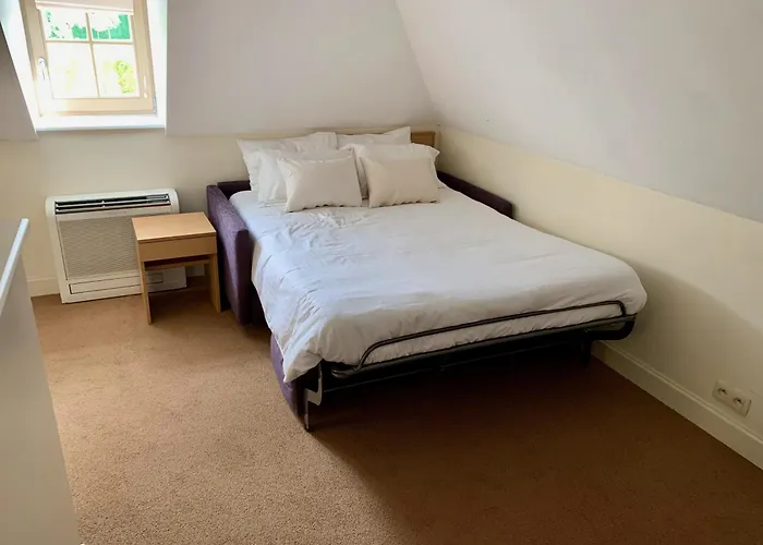 Bed & Breakfast Domaine De La Noiseraie 4*