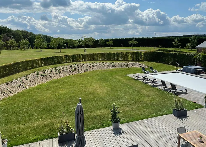 Bed & Breakfast Domaine De La Noiseraie 4*