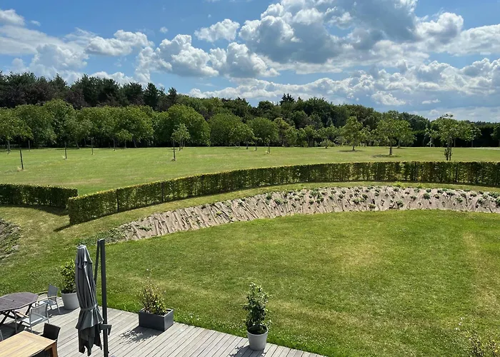 Domaine De La Noiseraie Bed & Breakfast 4*