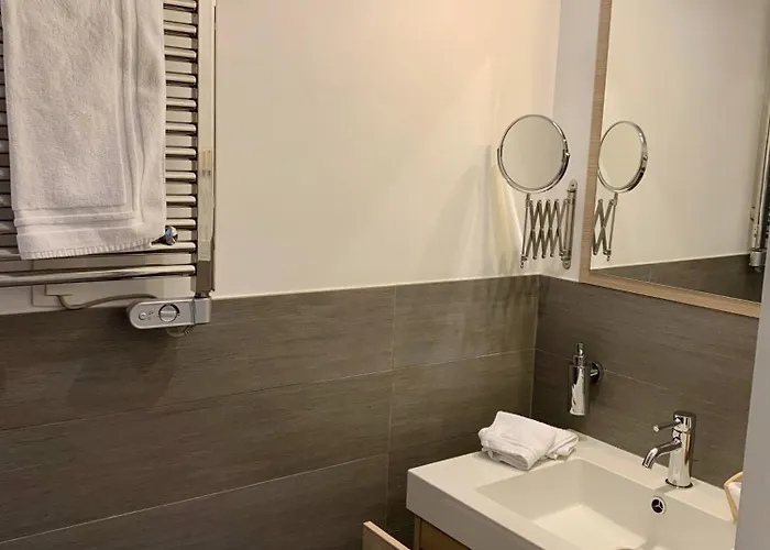 Domaine De La Noiseraie Bed & Breakfast 4*