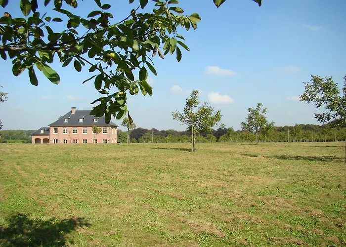 Domaine De La Noiseraie 4*